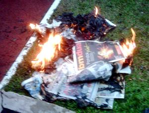 kelana jaya stadium protest teoh death 190709 burn malay newspaper