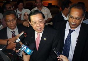 lim guan eng meet kg buah pala residents 220709 pc after meeting