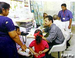 health 150904 doctor giving advise