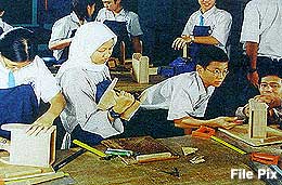 education 150904 wood work class