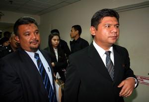 coroner court teoh beng hock inquest visit macc 070809 azmil muntapha 03.jpg