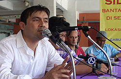 section 11 kota damansara protest 080809 resident association representative hesham belweil