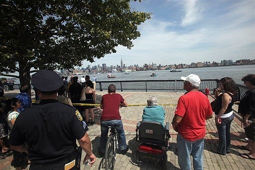 Helicopter crashed with light plane over New York's Hudson River