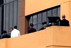 teoh beng hock inquest 070809 coroner checking balcony area 070809