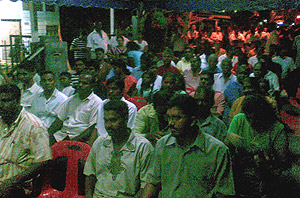 calf temple padang jawa 050909 crowd