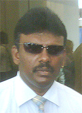 kugan petaling jaya court 290909 raviroy in sunglasses