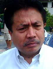 pre war houses collapse ipoh 031009 abdul rahim ariff