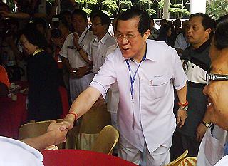 mca egm 101009 ong tee keat arriving 04