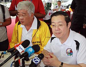 phee boon poh denied resign 221103 02