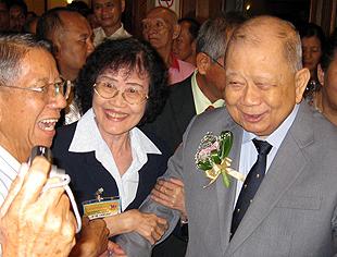 hatyai peace treaty 20th anniversary 301109 chin peng meet supporters