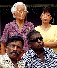 kampung tanah lapang  151209 villagers 09