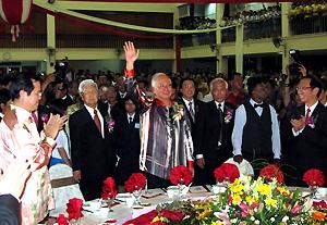 chong hwa independent high school 90th anniversary dinner 141209 najib 02