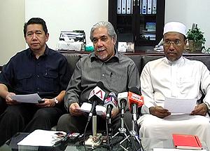 pas stand on high court allah verdict 040110 02