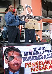 samm whipped negri sembilan mb mohd hasan 010110 mohd taufek give speech