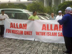 herald allah verdict protest shah alam masjid 080110 banner 03