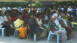 anwar desa mentari walkabout 090110 crowd
