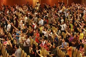 metro  tabernacle church prayers at wisma mca crowd waving