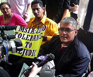 oku protest against macc 180110 03