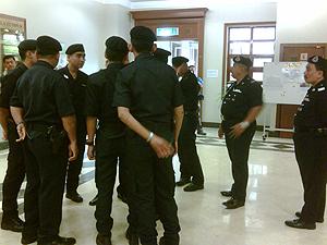 anwar sodomy trail first day 020210 police