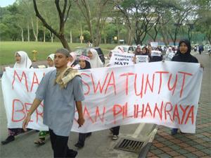 university malaya student demostration 050210 19