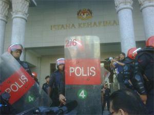 mb vs mb, police outside court
