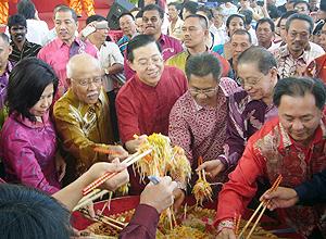 penang government cny open house 140210 lim guan eng 02