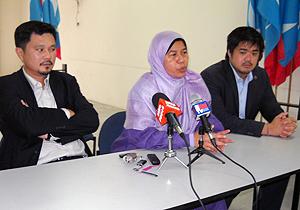 tan tee beng 230210 zuraida kamaruddin pkr hq press conference 02