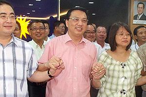 liow tiong lai announce running for mca deputy 210310 front