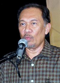 pkr gathering in hulu selangor 260310 anwar 01