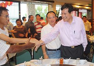 ong tee keat campaign dinner 260310 arrival