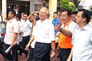 najib visit to kuala kubu 030410 front