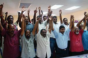 hulu selangor by-election mic division protest 140410 group 04