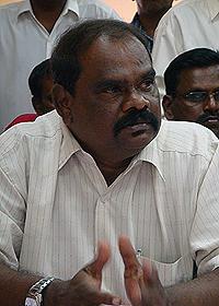 hulu selangor by-election mic division protest 140410 mic division  information chief s raily muniandy