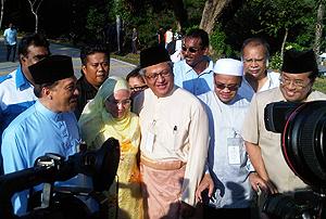 hulu selangor by-election nomination 170410 zaid ibrahim with  pakatan leaders
