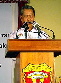 hulu selangor by-election 230410 muhyiddin give allocation to khing ming chinese school 02