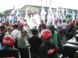 sibu nomination day 080510 pakatan supporters
