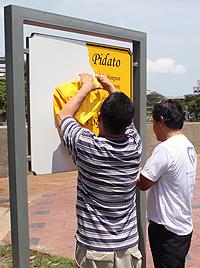 flash mob for press freedom penang 080510 replace speaker's square sticker