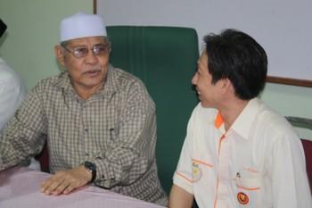 kedah defection ceramah 220510 mb azizan and lim soo nee