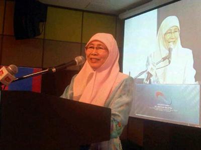 pkr kb convention wan azizah