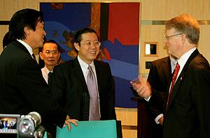 lim guan eng meet japan consul general and denmark ambassador 160610