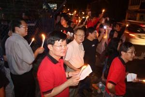 penang isa vigil 010810 vigil infront of jelutong police station