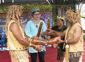 world aboriginal people day 080810 02