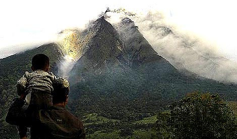9,083 penduduk dipindahkan selepas Gunung Ruang meletus lagi