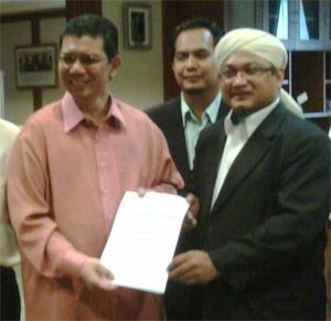 Students in politics, Pas Youth meeting with Saifuddin Abdullah