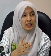 nurul izzah interview 090910