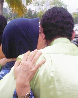 rosmah in graffiti case universiti malaya student activists with  mother