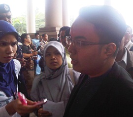 rosmah in graffiti case universiti malaya student activist munir
