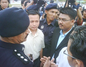 rosmah in graffiti case universiti malaya student activists shouting match