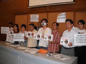ngo support zunar cartoon pc 260910 representatives