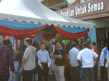 acceptance of nominations pkr headquarters crowd